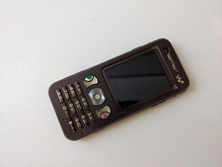 Купити Sony Ericsson W890i Б/У
