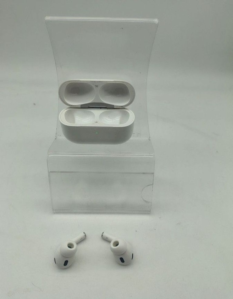 Купити Apple airpods pro 2nd generation with magsafe charging case usb-c Б/У