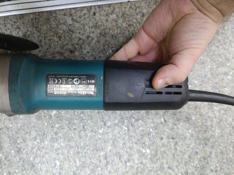 Оголошення Makita 9558NB Б/У