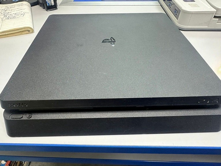 Sony playstation 4 slim 1tb / 2 контролери Код:01-201062443. Зображення 7