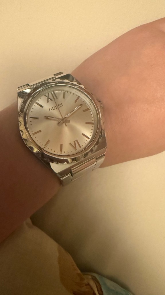 Оголошення Guess Б/У