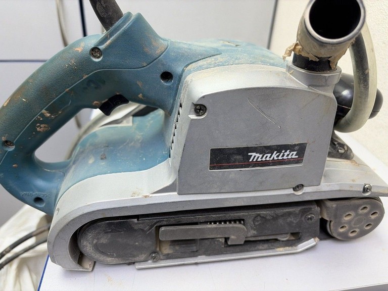 Дешево Makita 9403 з ломбарду