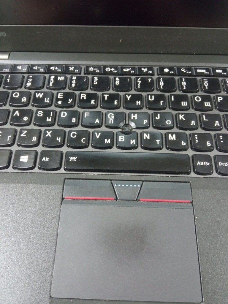 Дешево Lenovo core i5 6300u 2,4ghz/ram8gb/ssd128gb/hd520 з ломбарду