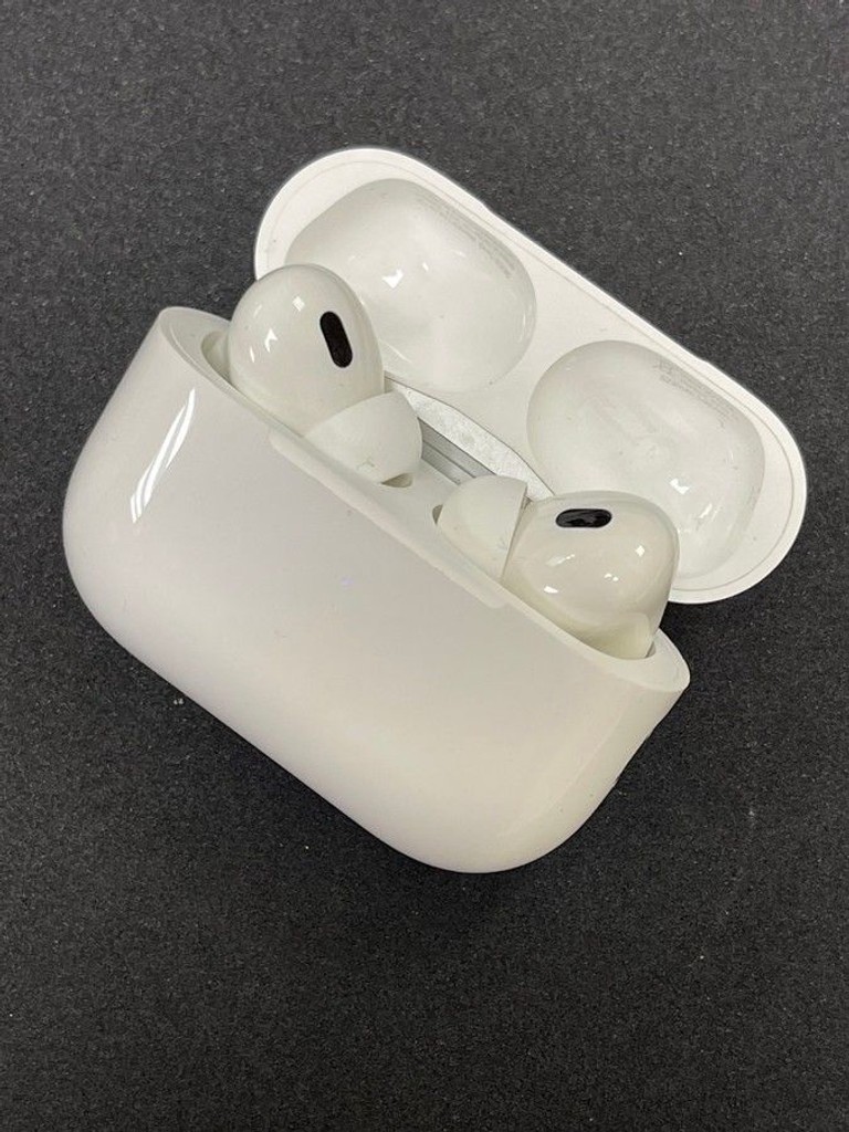 Дешево Apple airpods pro 2nd generation with magsafe charging case usb-c з ломбарду
