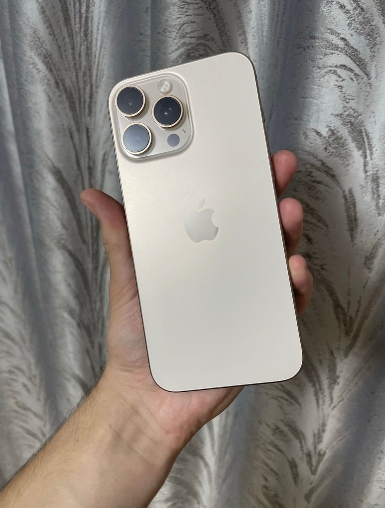 Купити Apple iPhone 16 Pro Max 512GB Desert Titanium (MYX23) Б/У