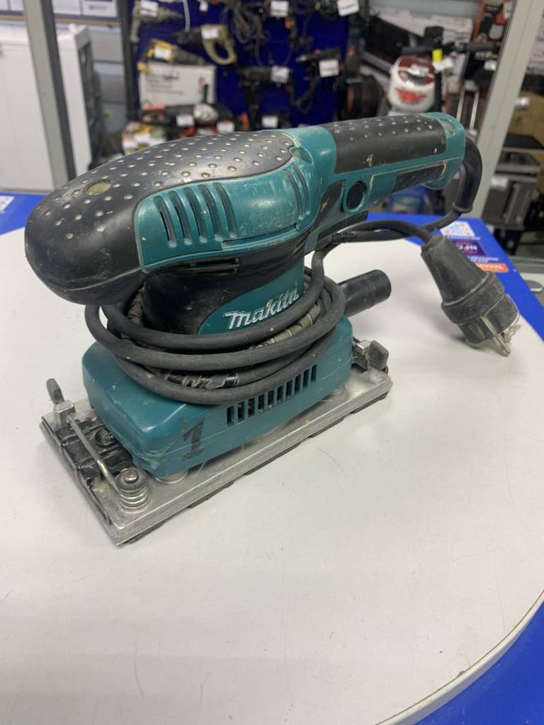 Makita BO3710