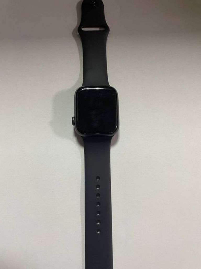 Apple watch se 44mm aluminum case