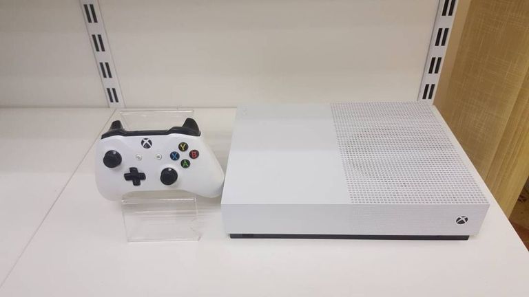 Купити Xbox360 one s 1000gb Б/У