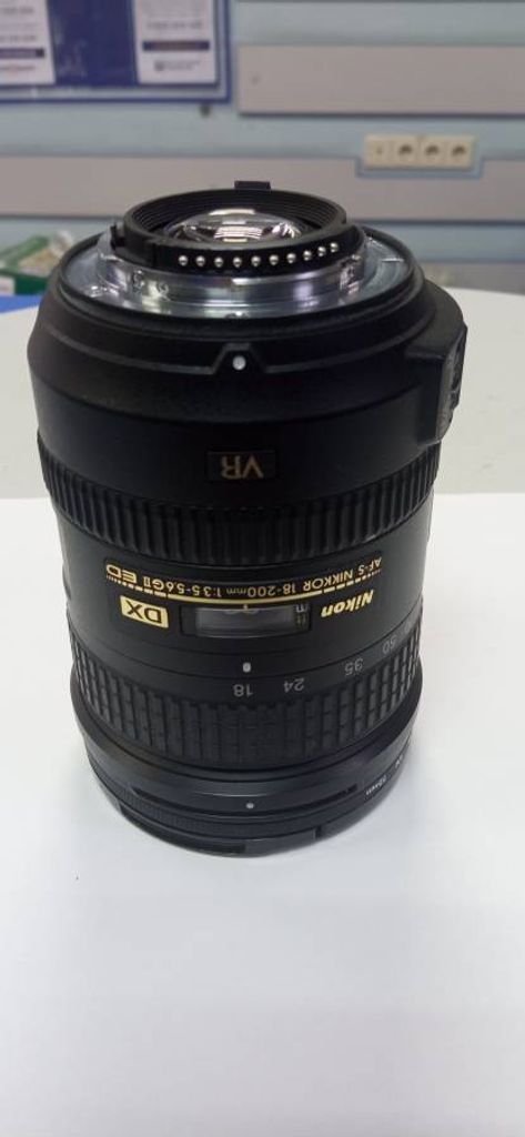 Nikon AF-S DX Nikkor 18-200mm f/3,5-5,6G ED VR II