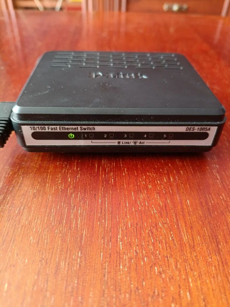 D-Link DES-1005A