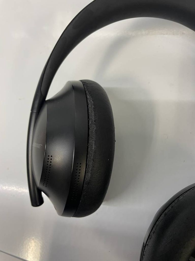 Bose noise cancelling headphones 700