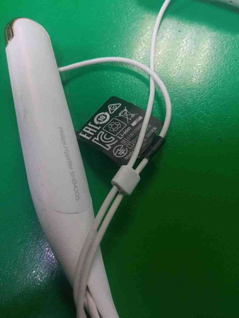 Дешиво Philips SHB4205WT/00 с ломбарда