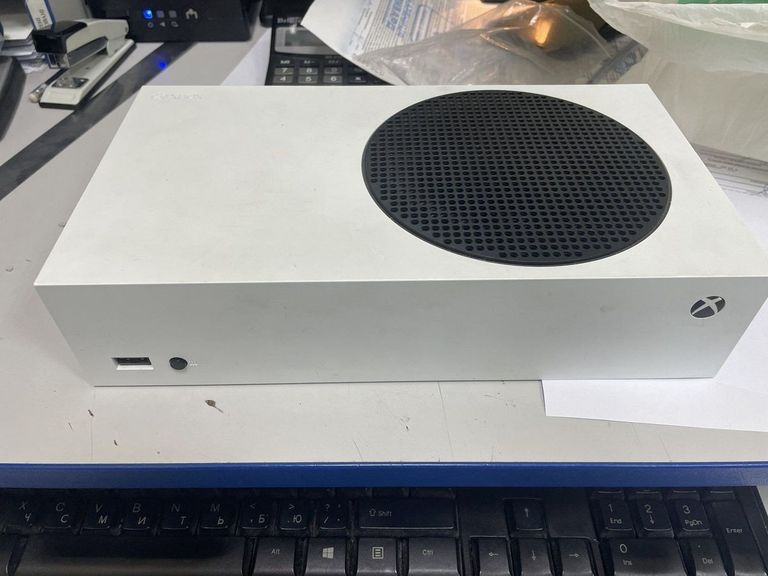 Купити Microsoft xbox series s 512gb Б/У