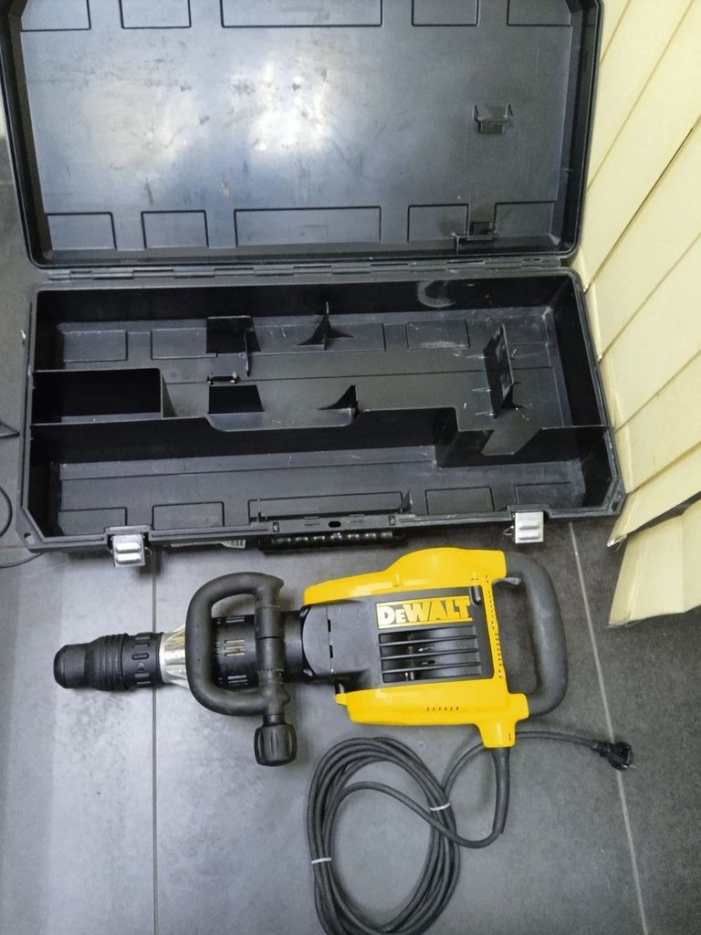 Купить Dewalt D25899K Б/У