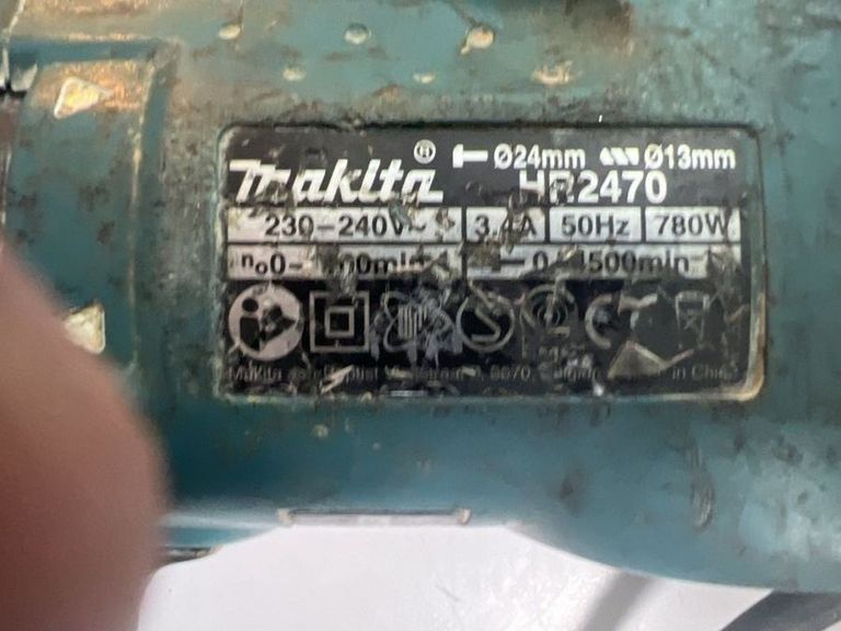Дешево Makita HR2470 з ломбарду