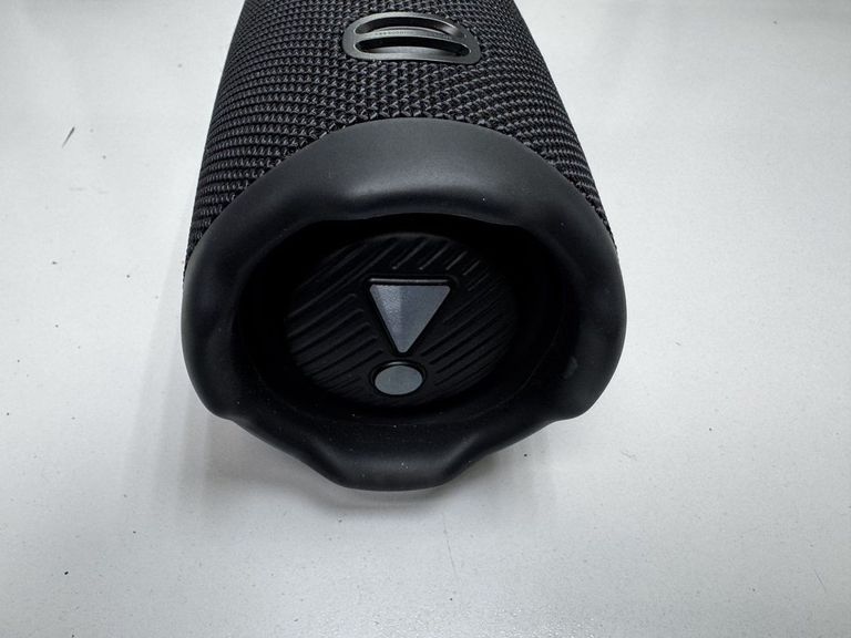 Дешиво JBL Charge 6  с ломбарда