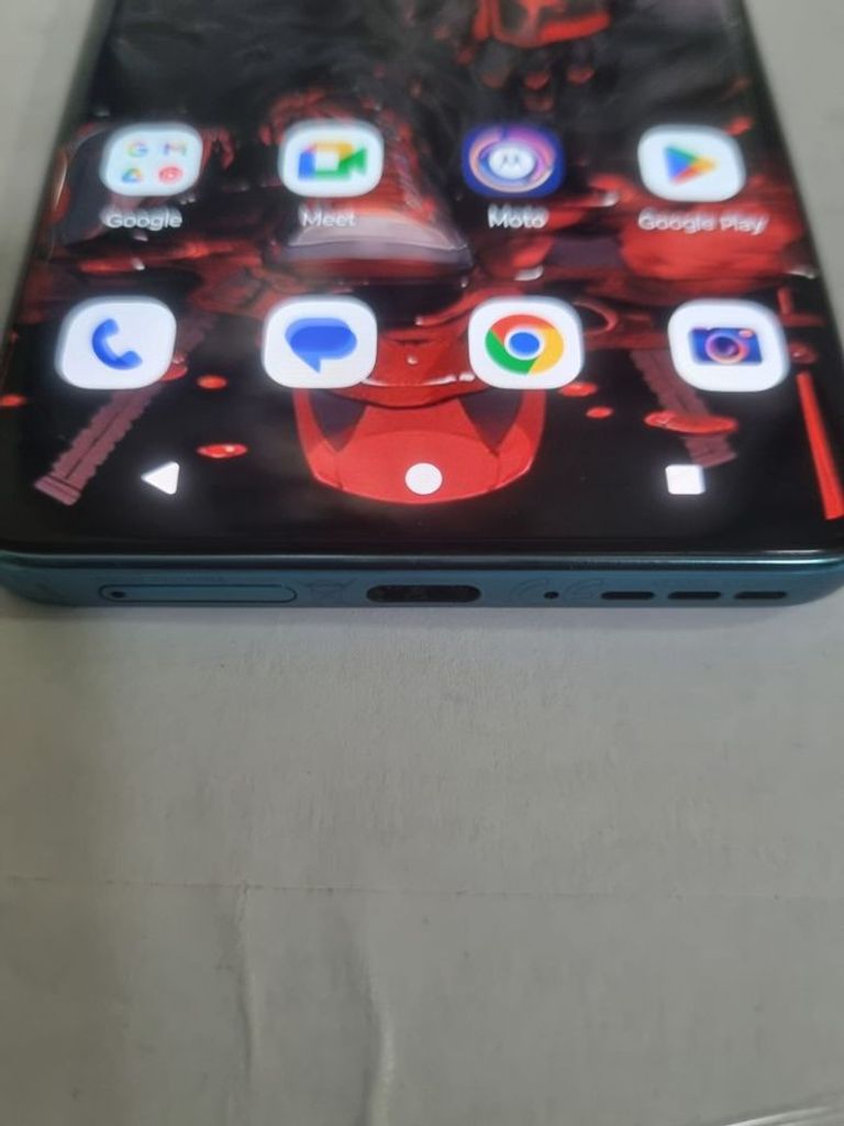 Дешиво Motorola edge 40 neo 12/256gb с ломбарда