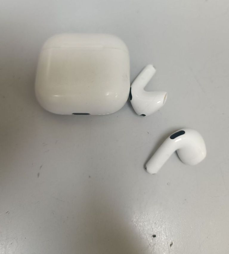 Купить Apple airpods 4 with active noise cancellation Б/У