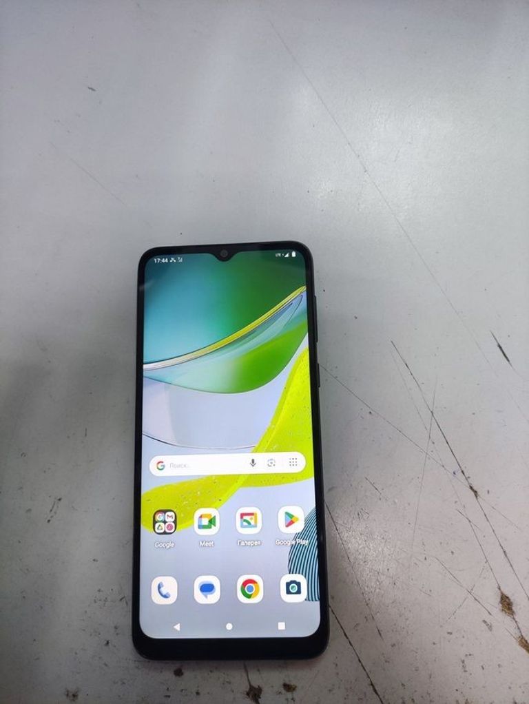 Купити Motorola moto e13 2/64gb Б/У