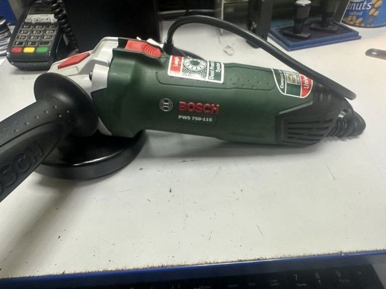 Дешево Bosch PWS 750-115 з ломбарду