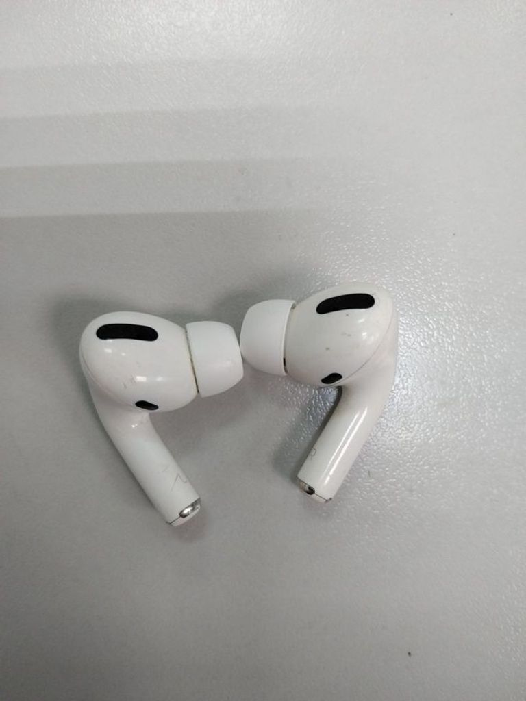 Купити Apple AirPods Pro (MWP22) Б/У