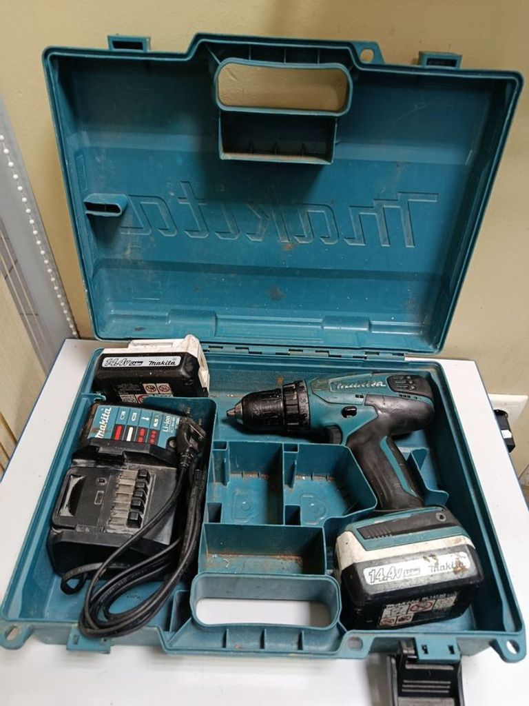 Купить Makita df347d 2акб 1.5ah зп Б/У