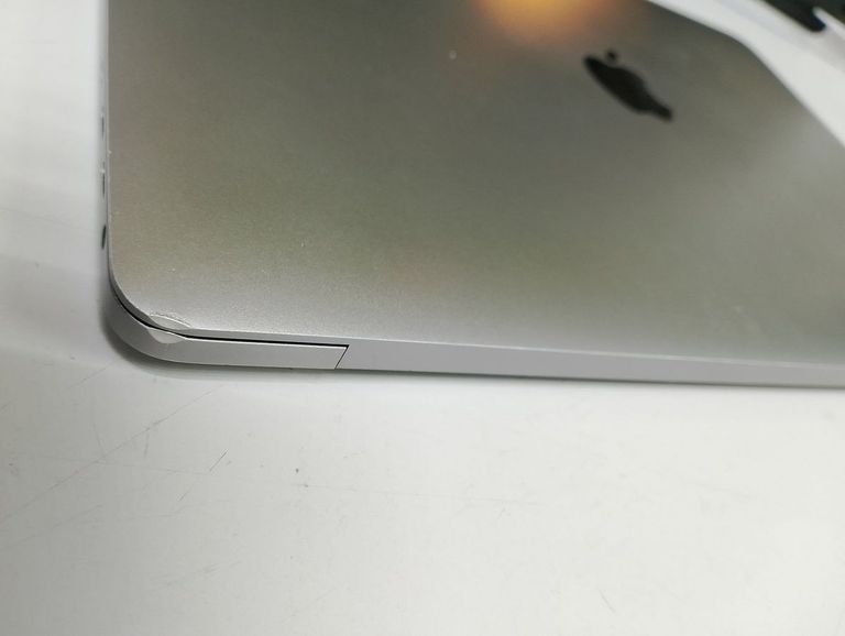 Объявление Apple macbook pro 13.3/ core i7 3.3ghz/ ram16gb/ ssd512gb/ intel iris 550/ touch bar Б/У