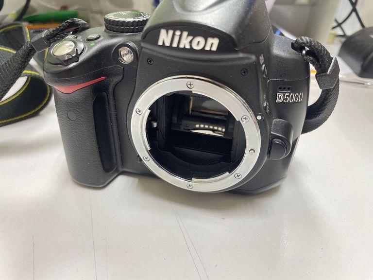 Купить Nikon d5000 body Б/У