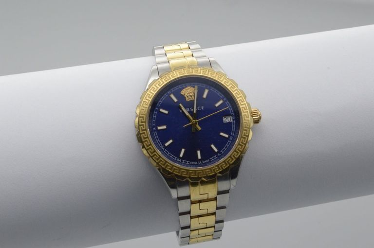 Купити Versace v12 Б/У