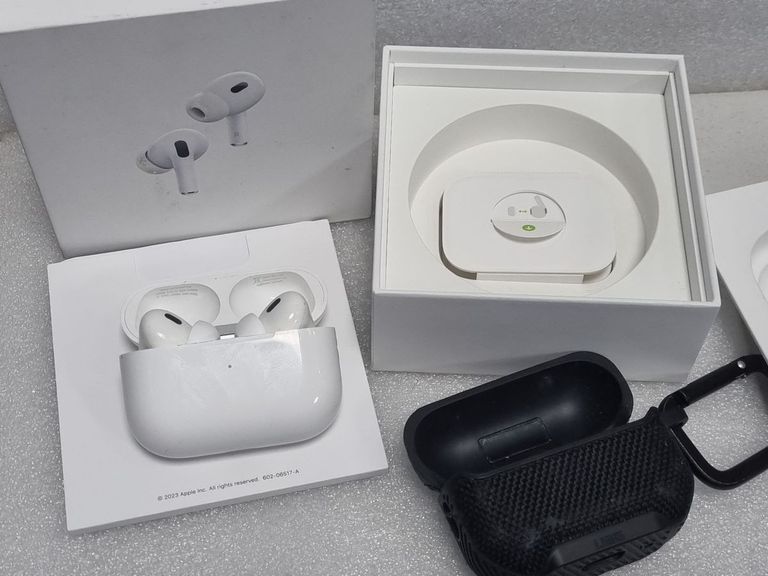 Купить Apple airpods pro 2nd generation with magsafe charging case usb-c Б/У