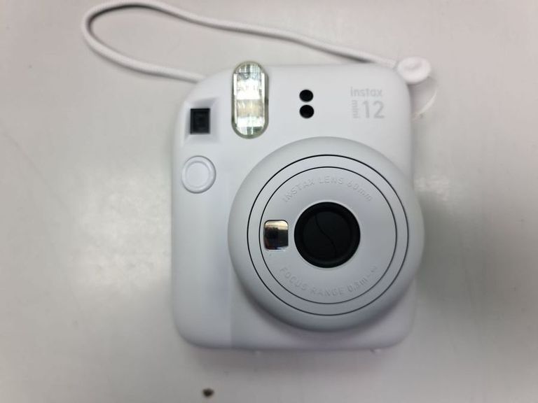 Дешиво Fujifilm instax mini 12 с ломбарда