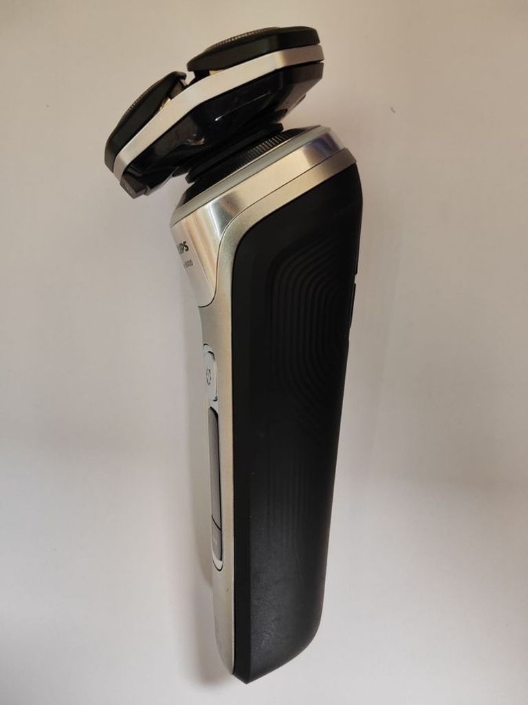 Дешиво Philips Shaver Series 9000 S9975/55 с ломбарда