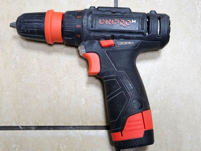 Оголошення Dnipro-M cd-12q + 2 акб + зп Б/У