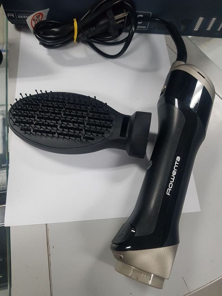 Дешево Rowenta Renewal Brush Active UB9540F0 з ломбарду