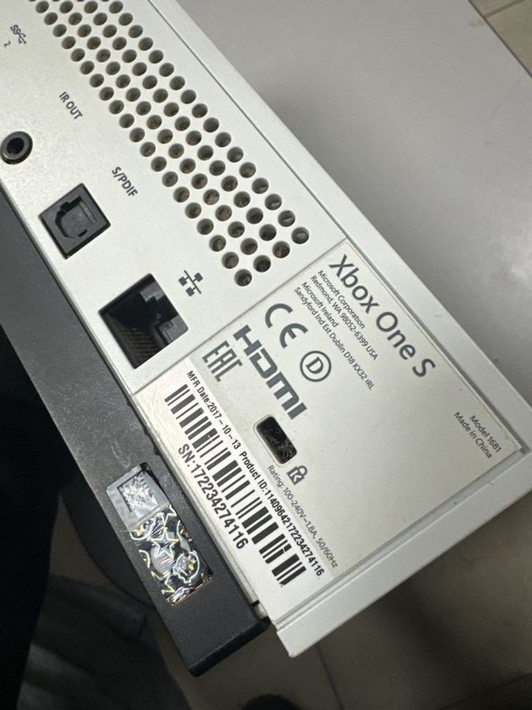 Дешиво Microsoft Xbox One S 500GB с ломбарда