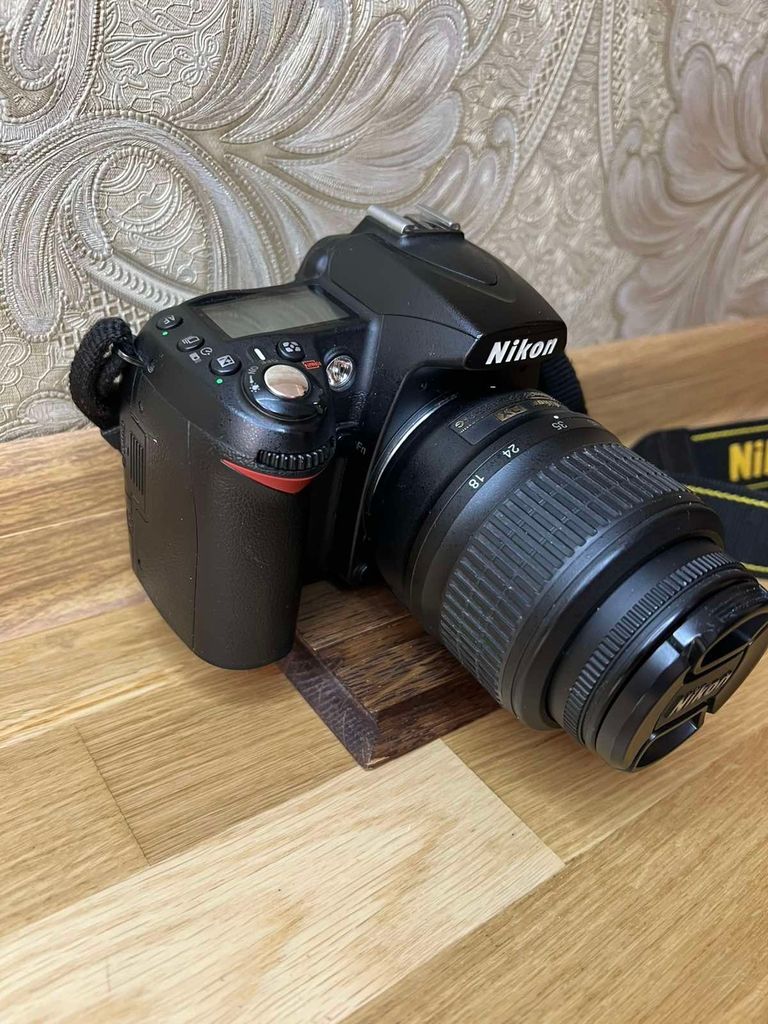Дешево Nikon d90 + af-s dx zoom-nikkor 18-55mm f/3,5-5,6g vr з ломбарду