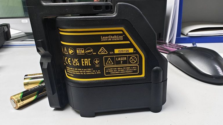 Купить Dewalt dw088 Б/У