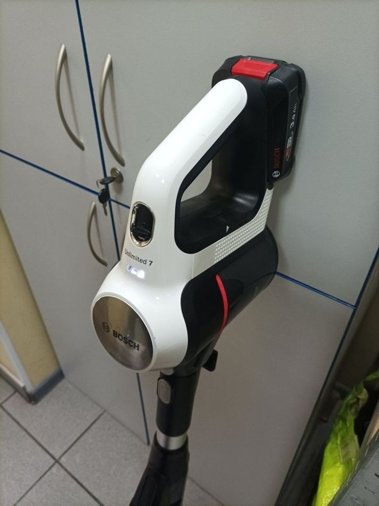 Дешиво Bosch Unlimited 7 BBS711W с ломбарда