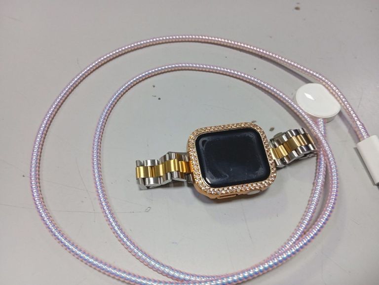 Оголошення Apple watch se gps 40mm aluminum case Б/У