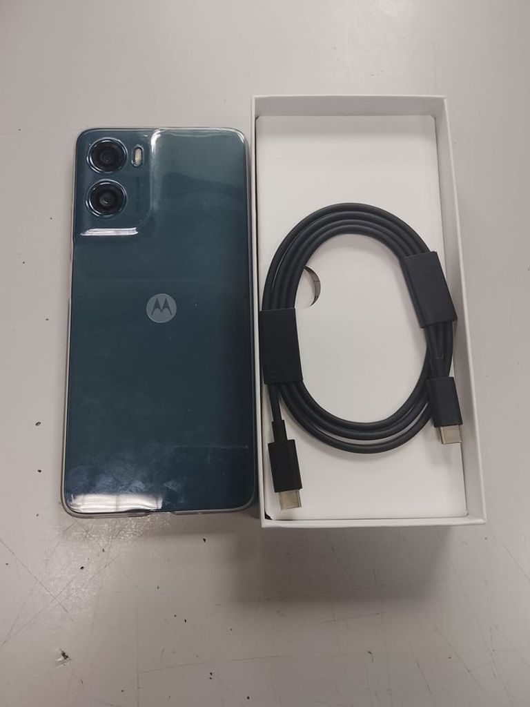 Дешево Motorola moto g06 4g 4/256gb з ломбарду