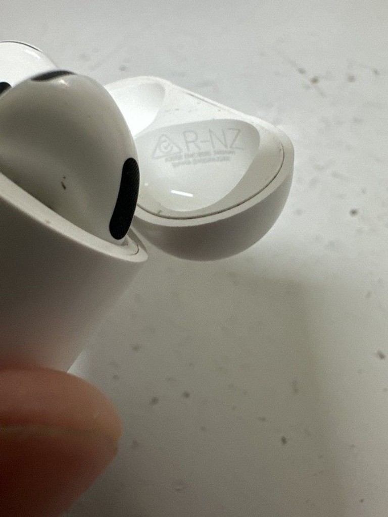 Оголошення Apple airpods 4 Б/У