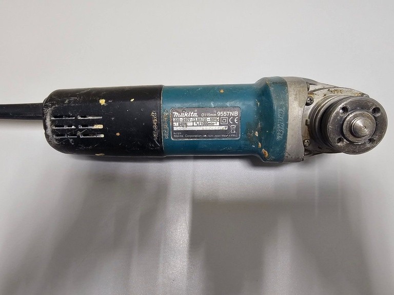 Оголошення Makita 9557nb Б/У