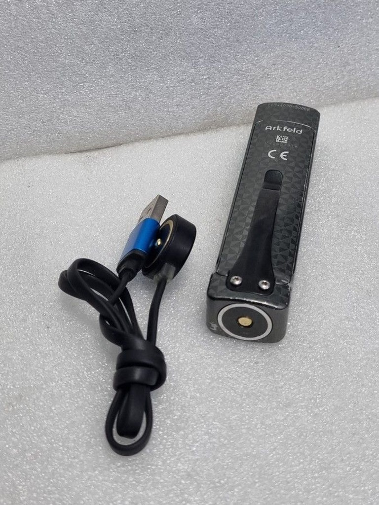 Оголошення Olight Arkfeld Pro Class 3R CW Racing Stripes (0.0000.0910) Б/У
