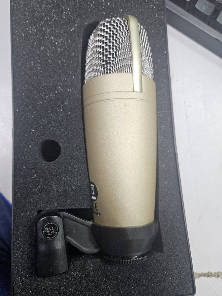 Оголошення Behringer C1 Б/У
