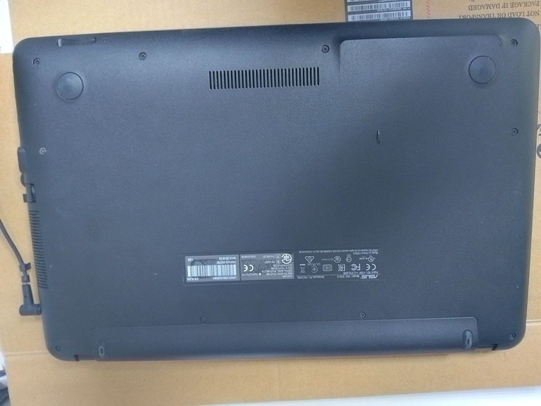 Оголошення Asus 15/core i3 6006u ddr3/4gb ddr3/hdd 500 gb/geforce 920mx 2gb Б/У