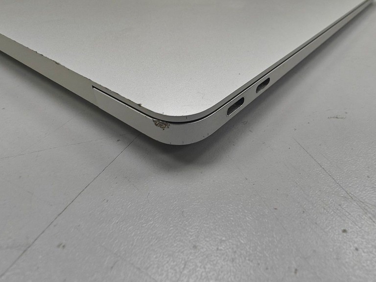 Дешево Apple macbook air 13" 2020 a2179 core i3 1,1ghz/ram8gb/ssd256gb/intel iris plus graphics з ломбарду