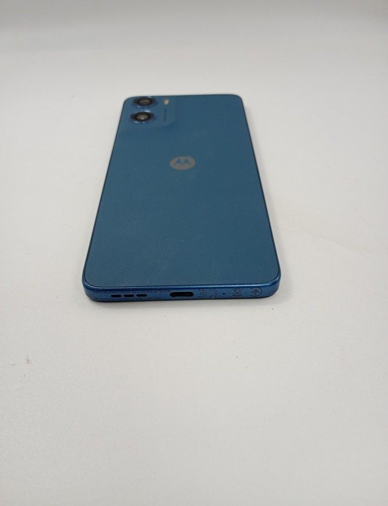 Объявление Motorola moto g06 4g 4/64gb tendril Б/У