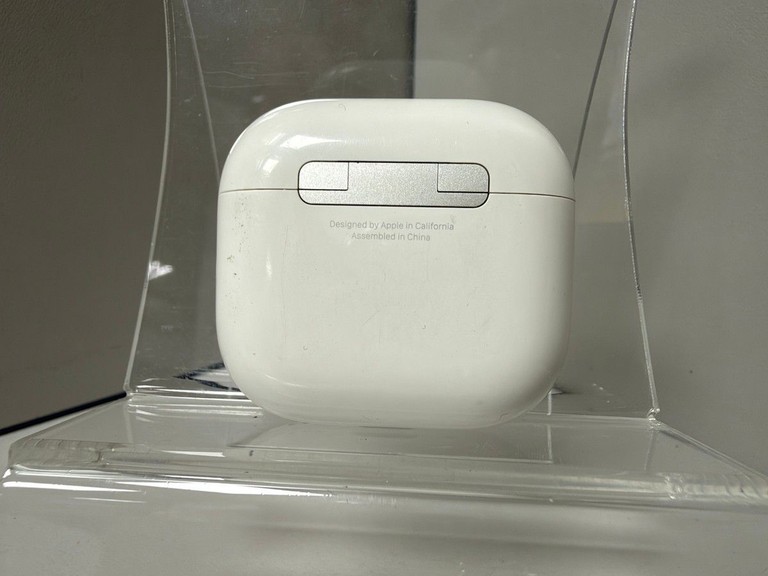 Оголошення Apple airpods 4 with active noise cancellation Б/У