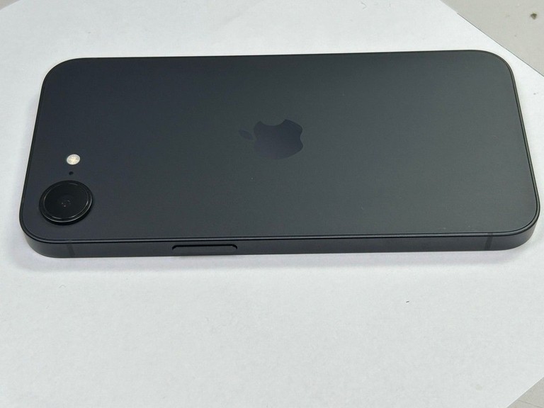 Apple iPhone 16e 128GB Black Код:01-201177769. Изображение 10