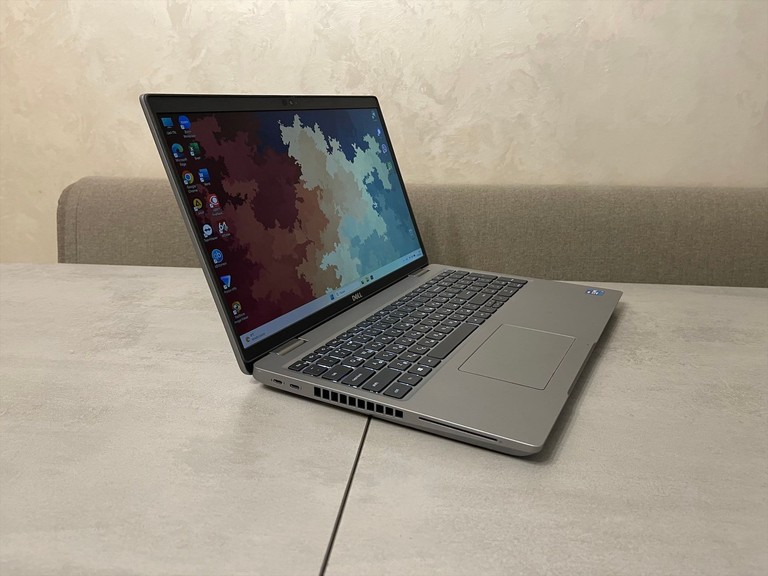 Дешиво Dell Latitude 5521, 15.6" FHD IPS, i7-11850H, 16GB DDR4, 256GB NVMe SSD, Iris Xe Graphics с ломбарда